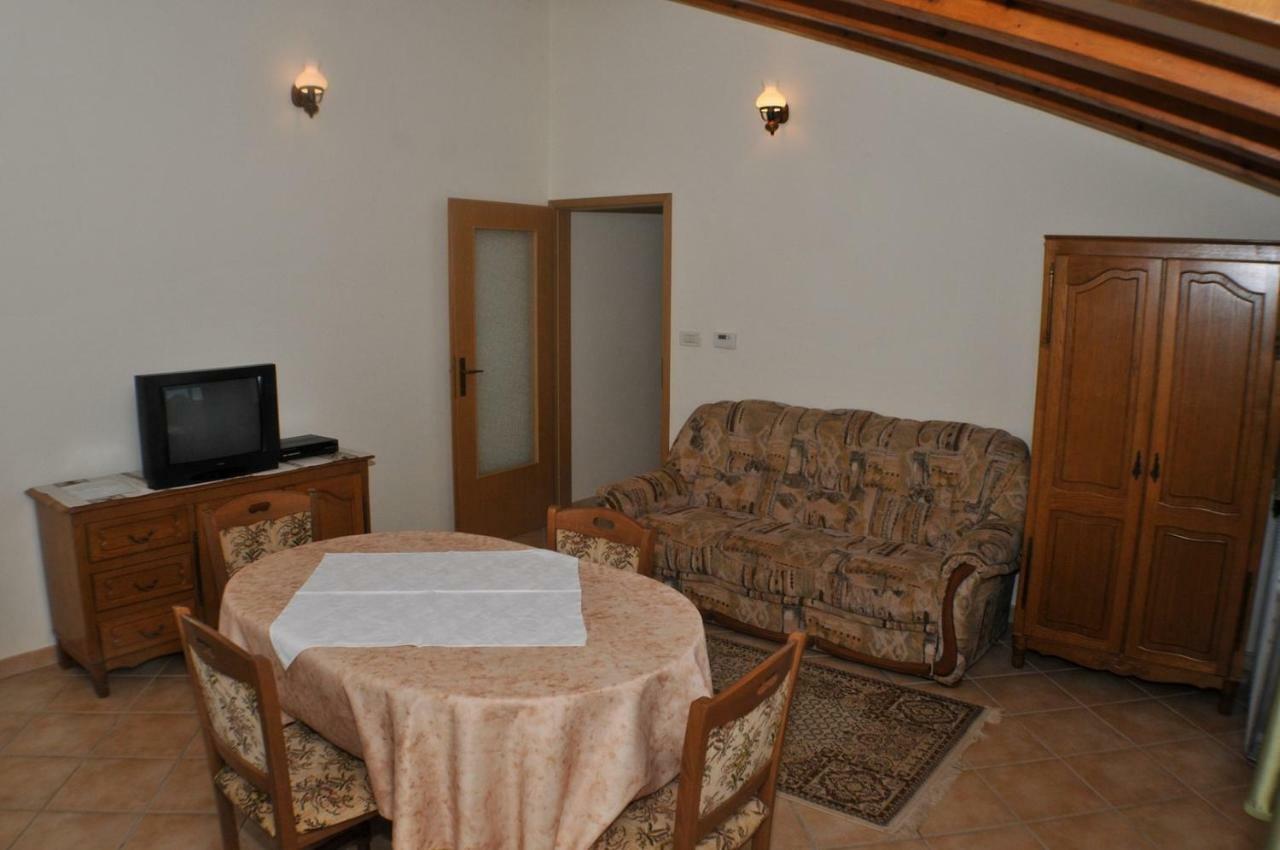 Haus Liliana Ξενοδοχείο Tar-Vabriga Εξωτερικό φωτογραφία