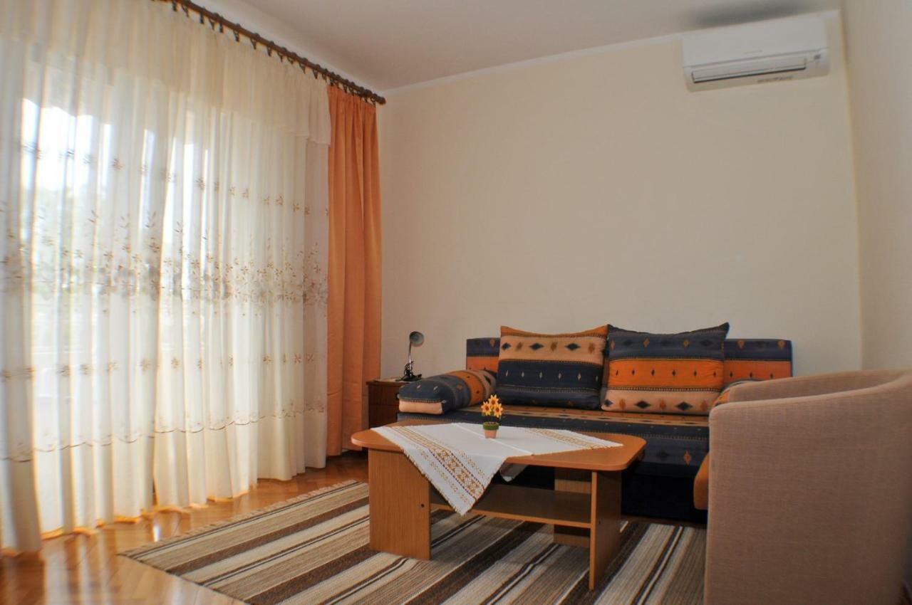 Haus Liliana Ξενοδοχείο Tar-Vabriga Εξωτερικό φωτογραφία