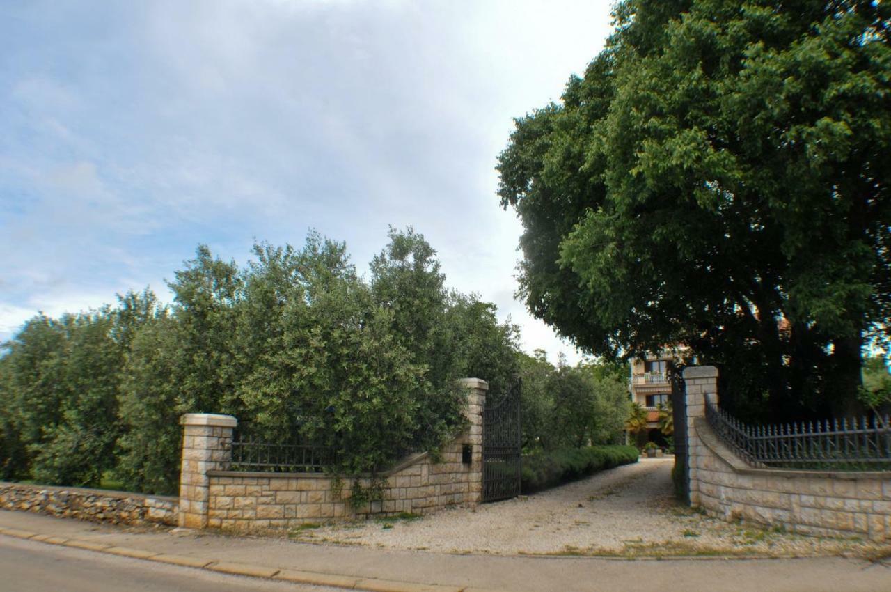 Haus Liliana Ξενοδοχείο Tar-Vabriga Εξωτερικό φωτογραφία